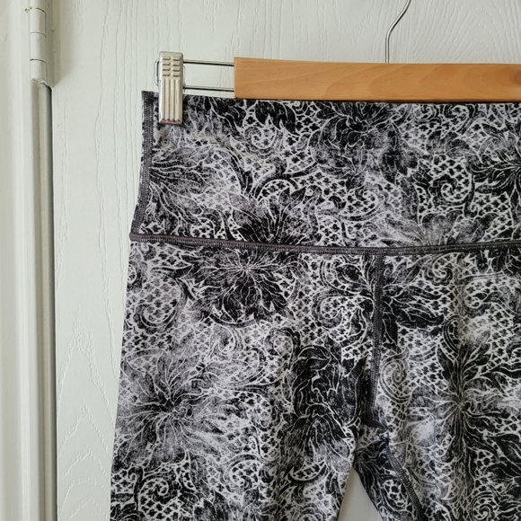 Lululemon Wunder Under HR Crop - Picture 7 of 7